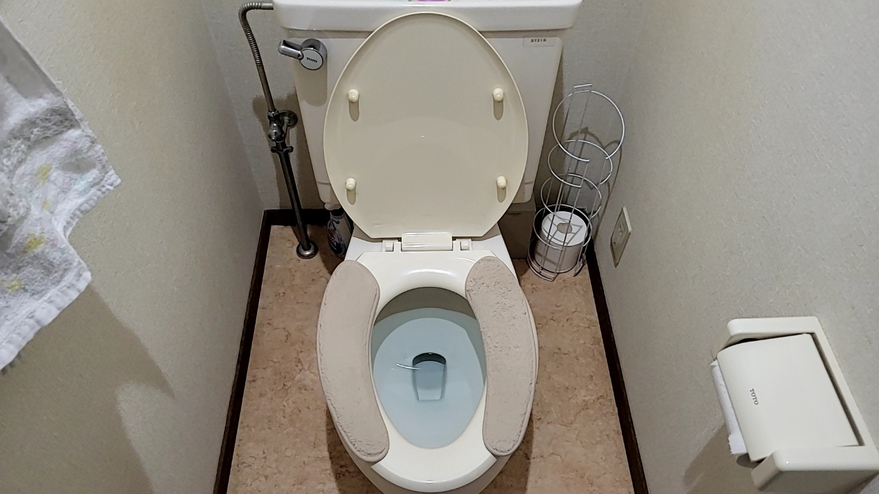 中川区お客様ご用意シャワー便座交換作業